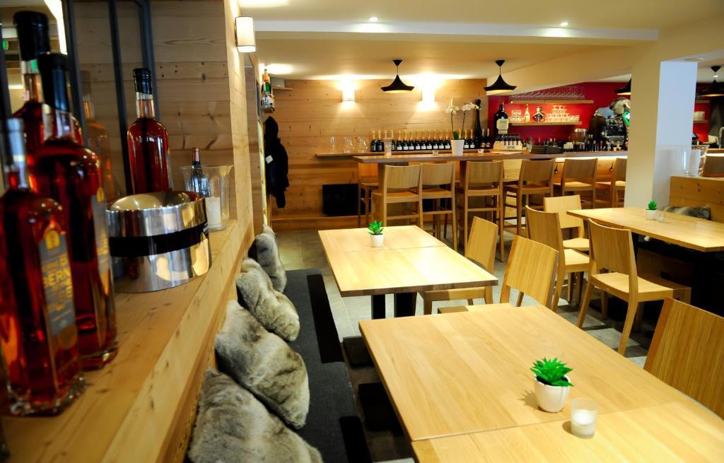 Chalet Hotel Regina เลส์เฌต์ ภายนอก รูปภาพ