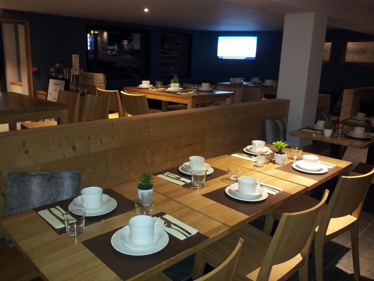 Chalet Hotel Regina เลส์เฌต์ ภายนอก รูปภาพ