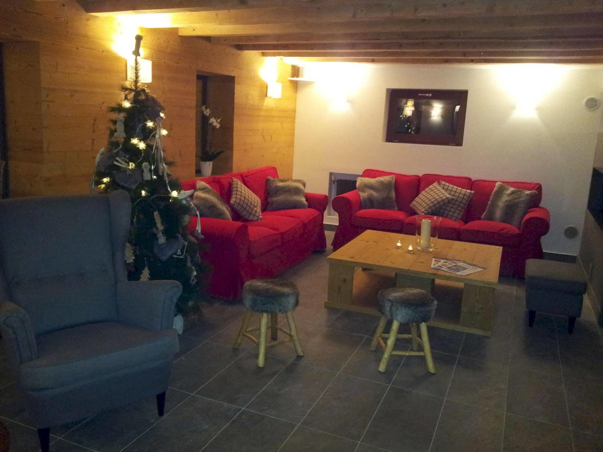 Chalet Hotel Regina เลส์เฌต์ ภายนอก รูปภาพ