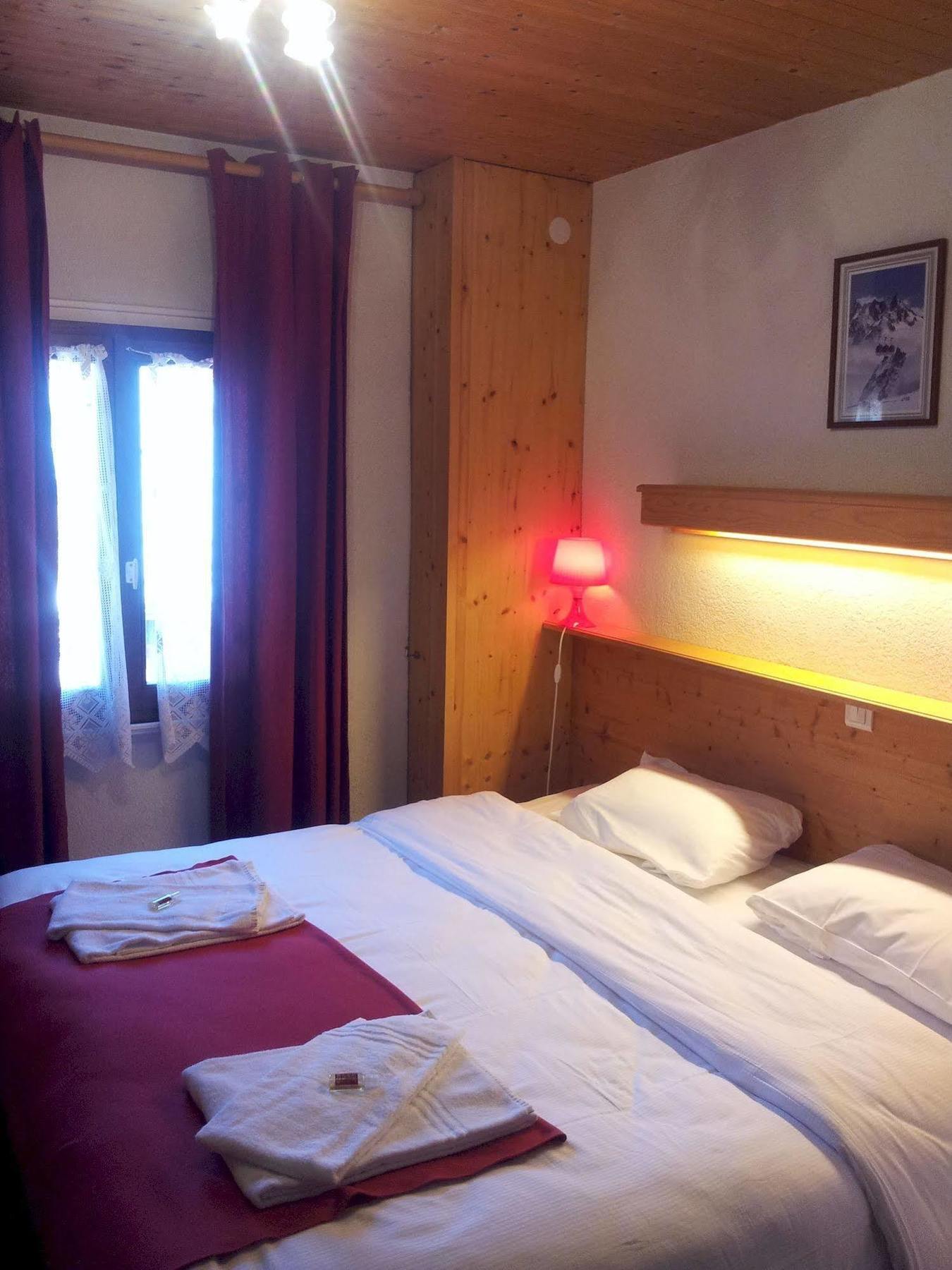 Chalet Hotel Regina เลส์เฌต์ ภายนอก รูปภาพ